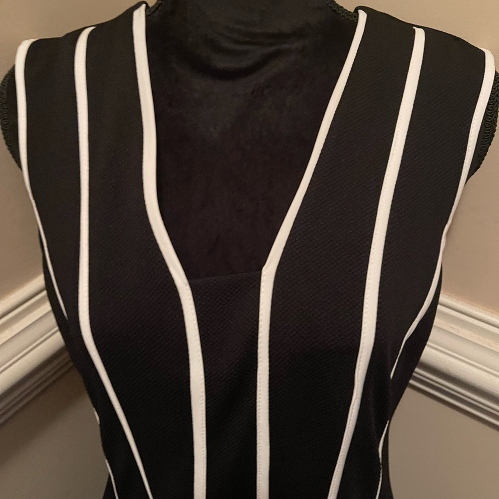 A-line black and white dress